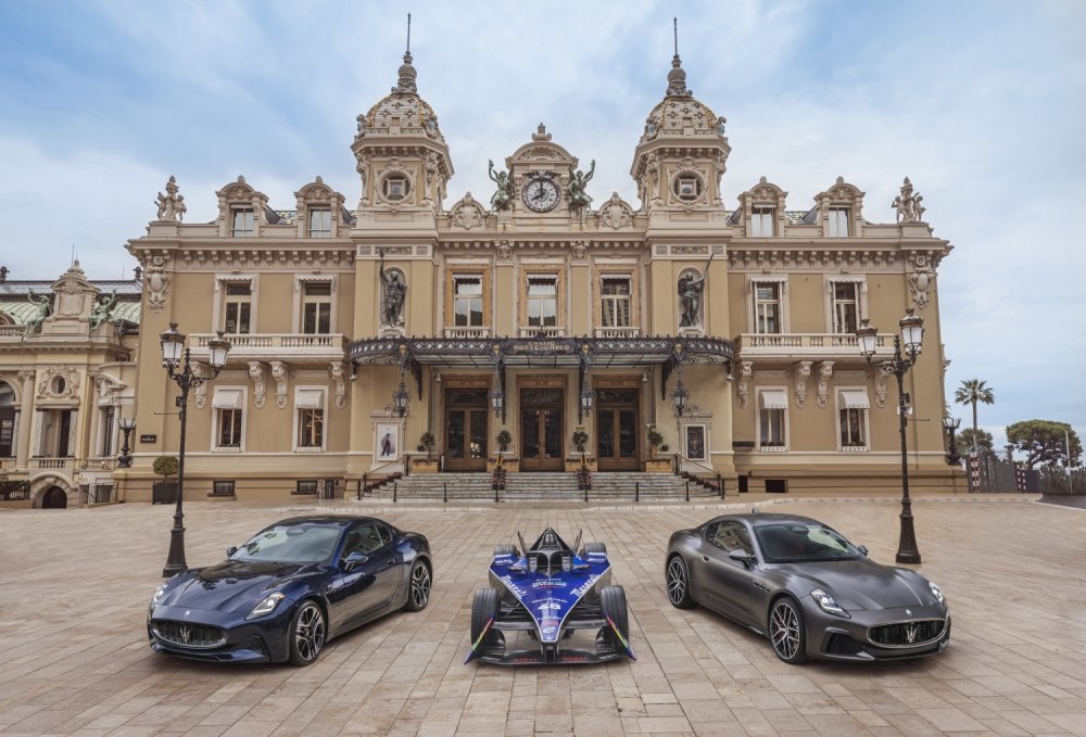 Small-21544-MaseratiGranTurismoFolgoreMaseratiTipoFolgoreMaseratiGranTurismoTrofeo-PlaceduCasinoMonteCarlo