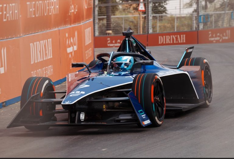 01_Maserati MSG Racing-Saudi e_Prix Race 2