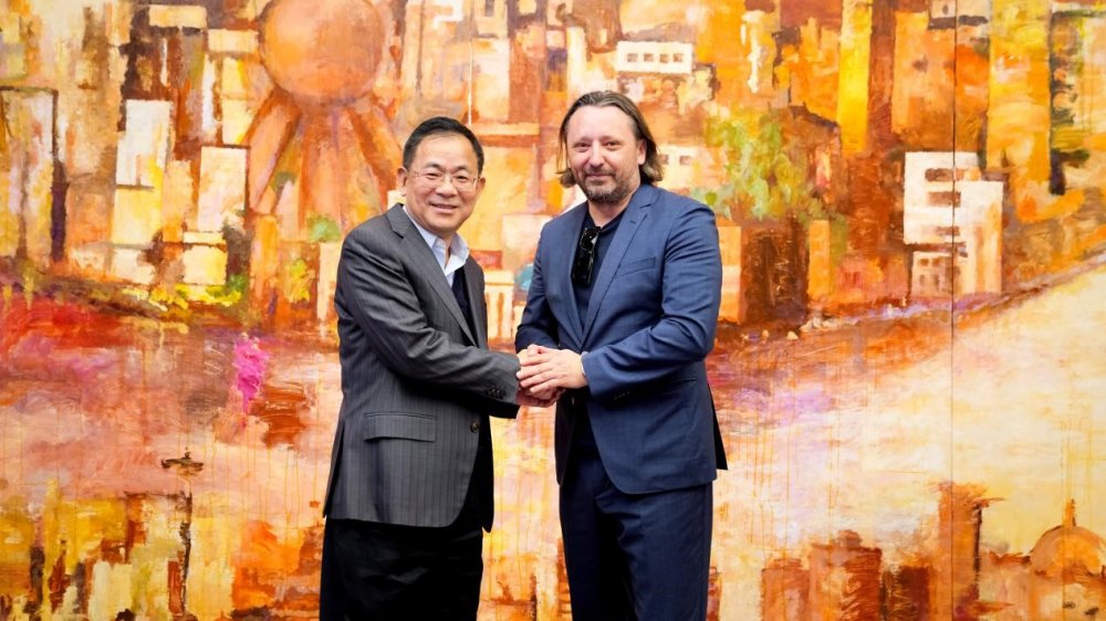 Image 2 - SAIC Motor President Wang Xiaoqiu Welcomes Jozef Kaban to Join the SAIC Design Revolution